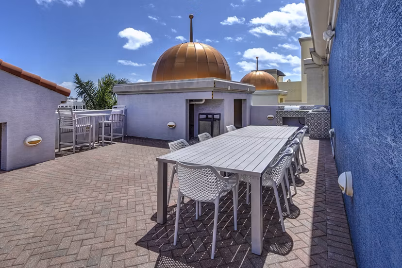 grill area/patio at Worthing Place  Apartments