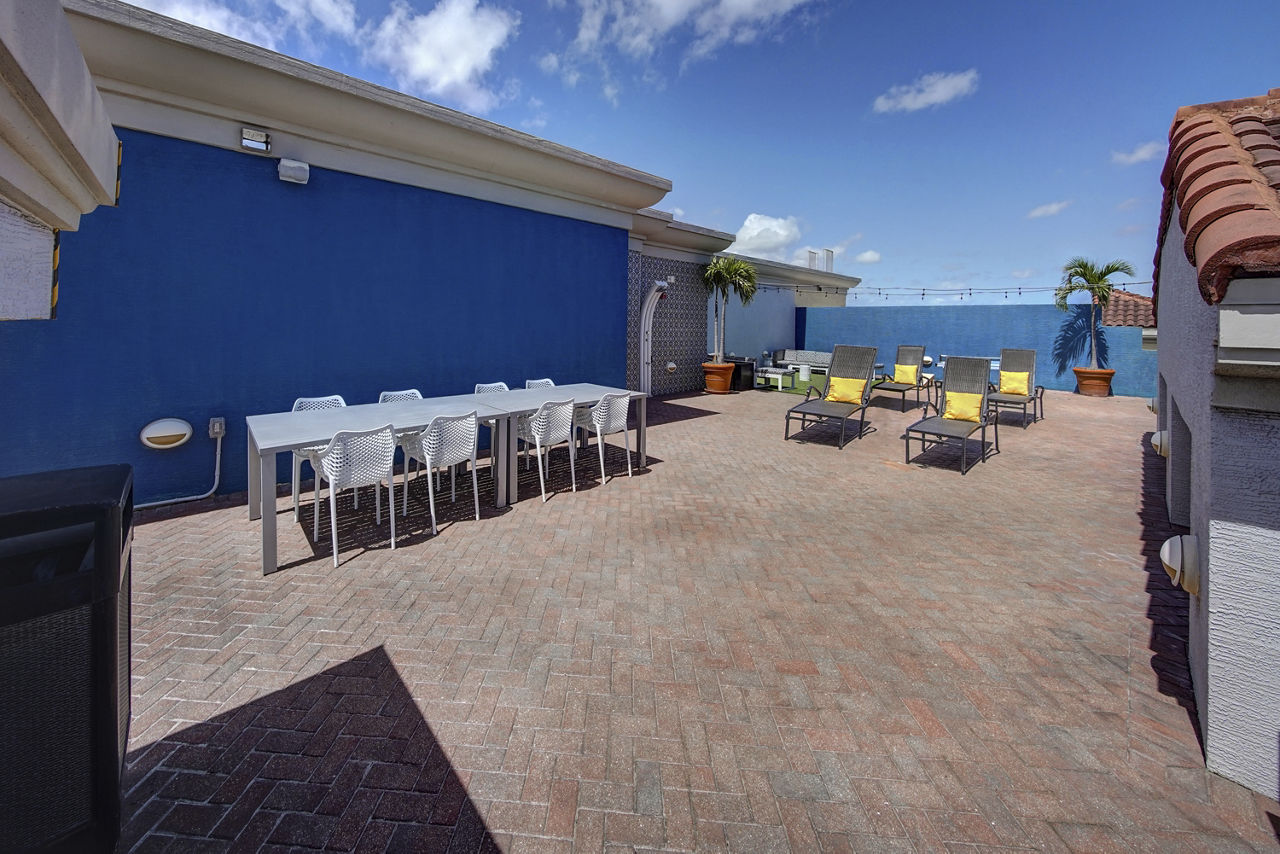 Roof deck at Worthing Place (3 of 4)