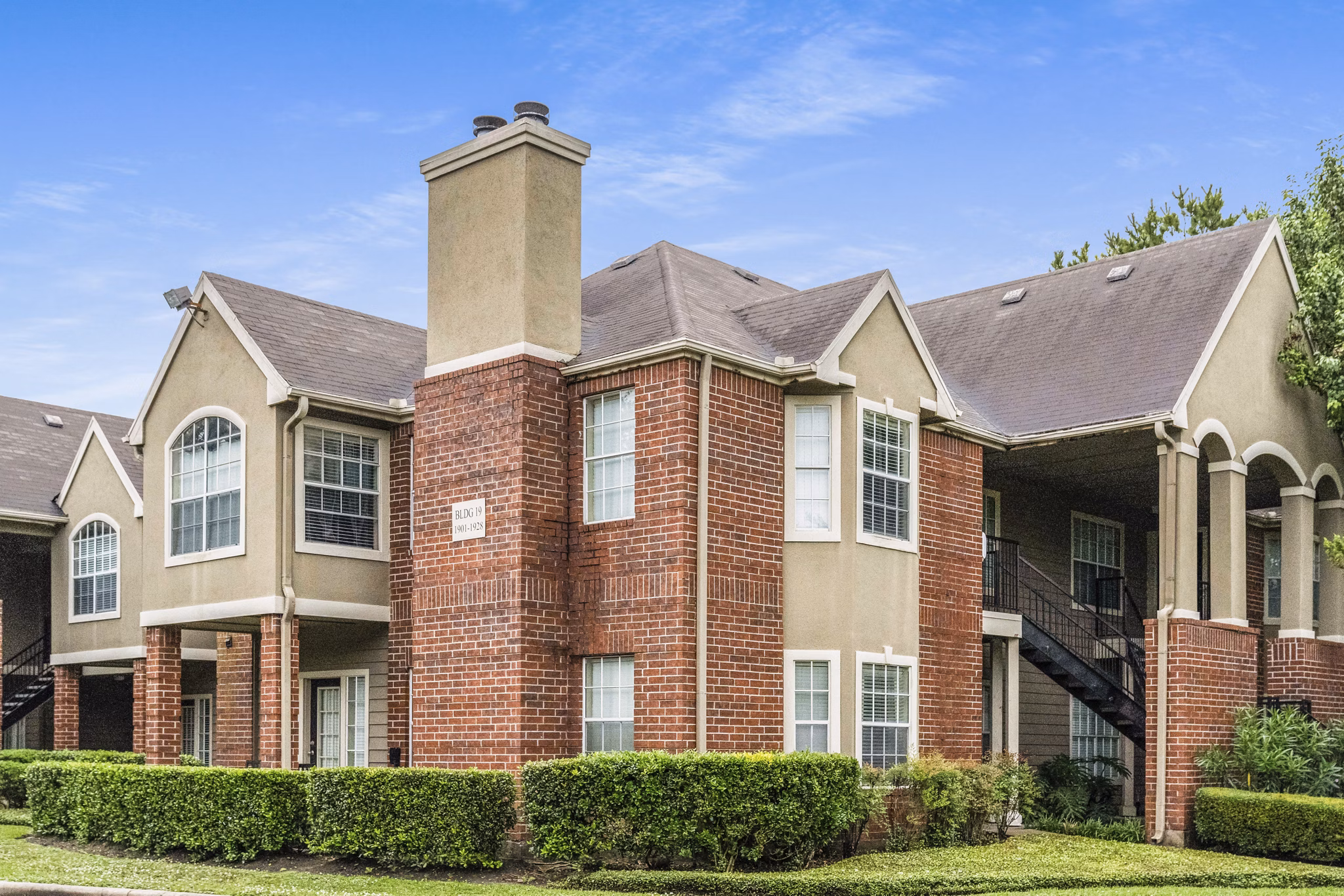 building/exterior at Kessler Jersey Village Apartments