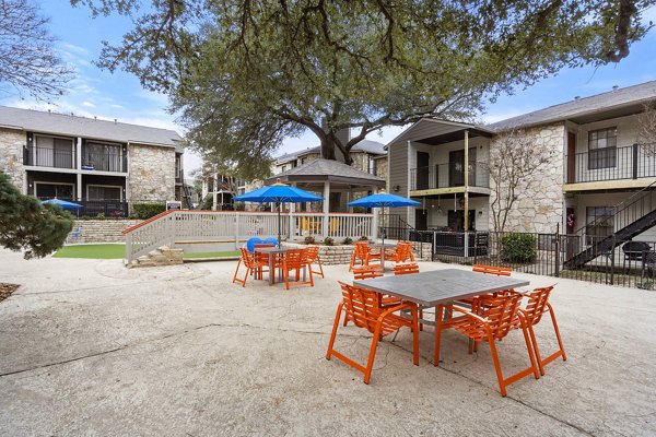 patio at Seraphina Castle Hills Apartments 