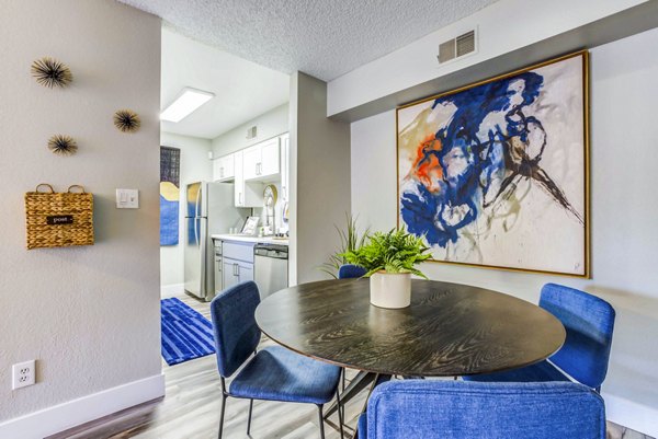 dining room at Avana River Ranch Apartments