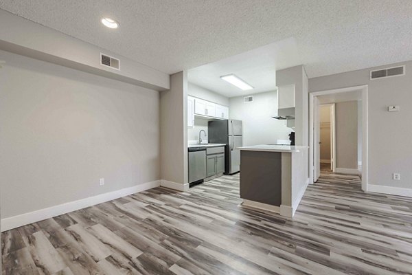 dining room at Avana River Ranch Apartments