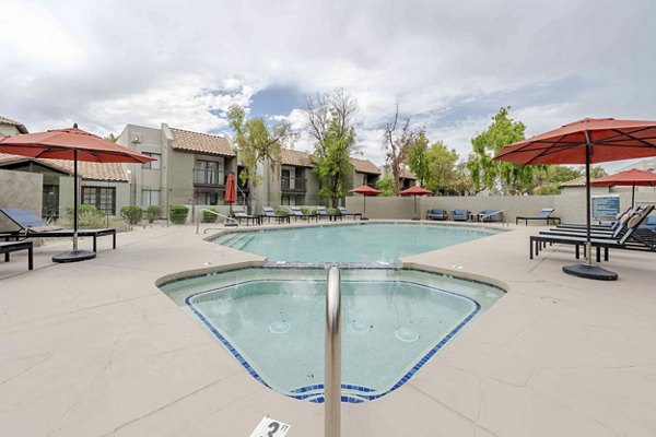 hot tub/jacuzzi/pool at Avana River Ranch Apartments