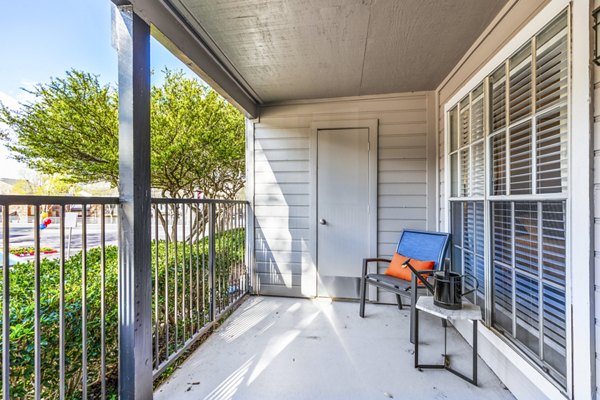 patio at The Georgian Apartments