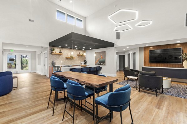 Clubhouse with modern furnishings at Avana Star Lake Apartments