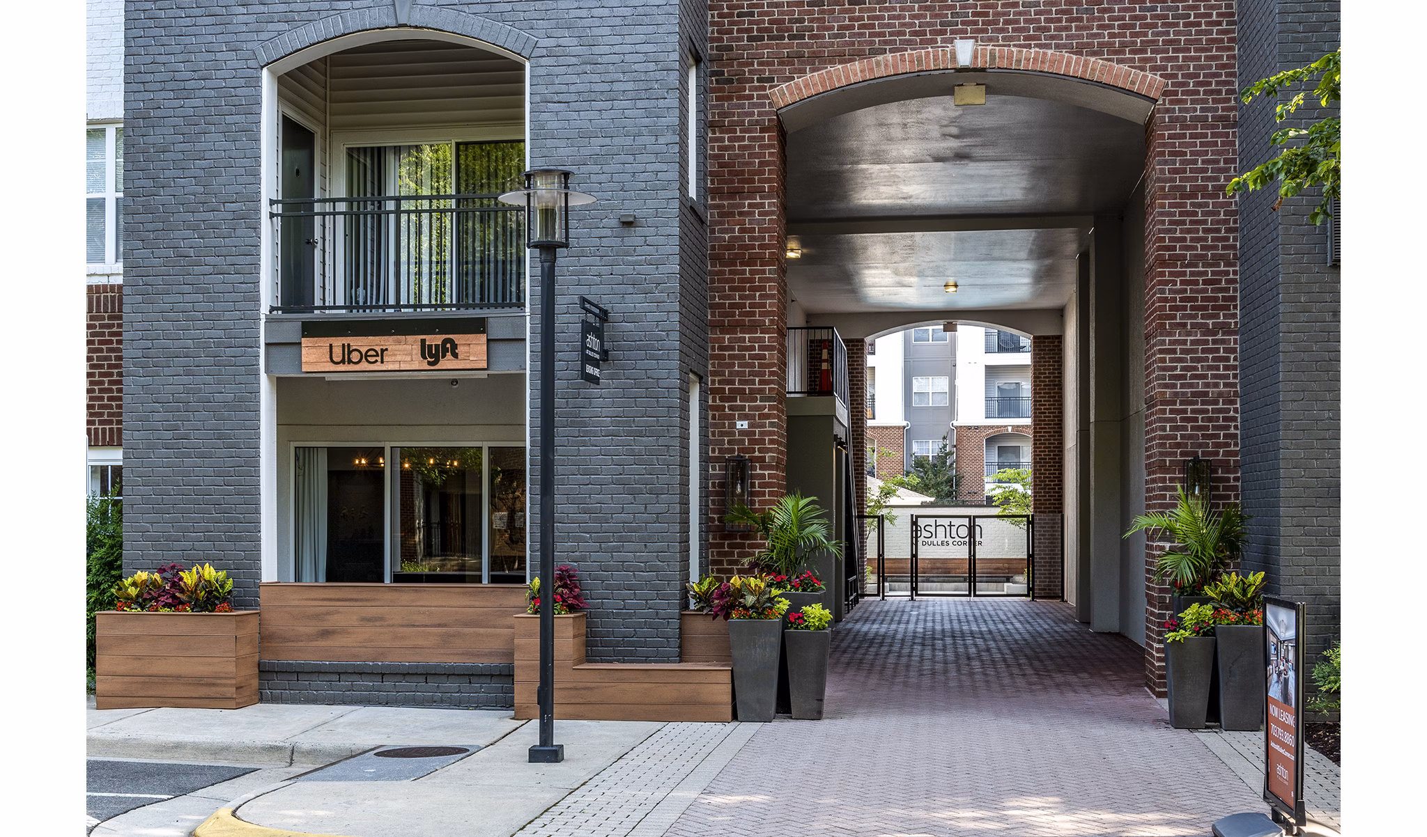 Ashton at Dulles Corner: Luxury garden-style apartments with lush grounds in Herndon, featuring modern amenities and convenient access to transportation