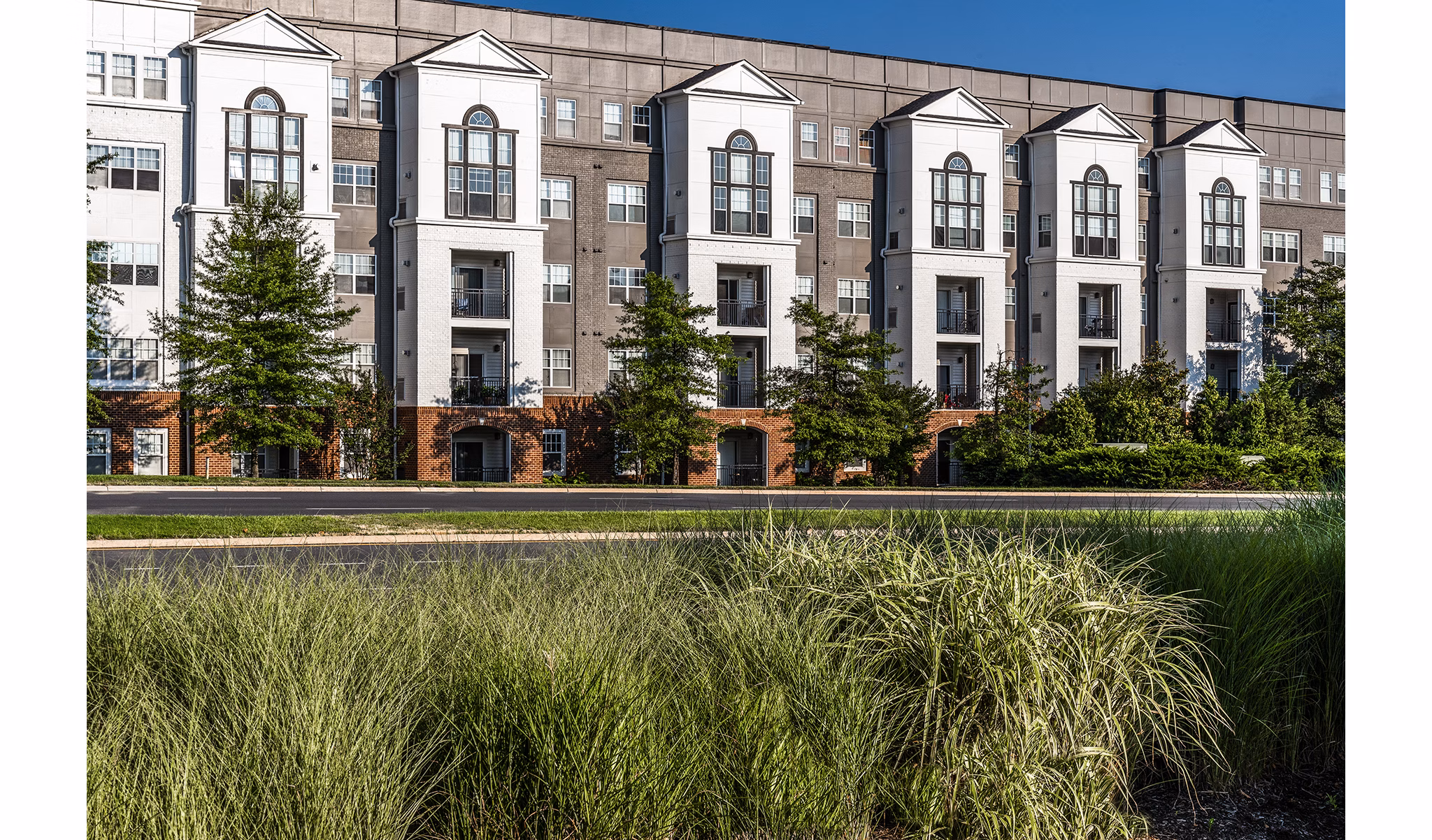 Ashton at Dulles: Elegant of luxury apartments in a lush setting