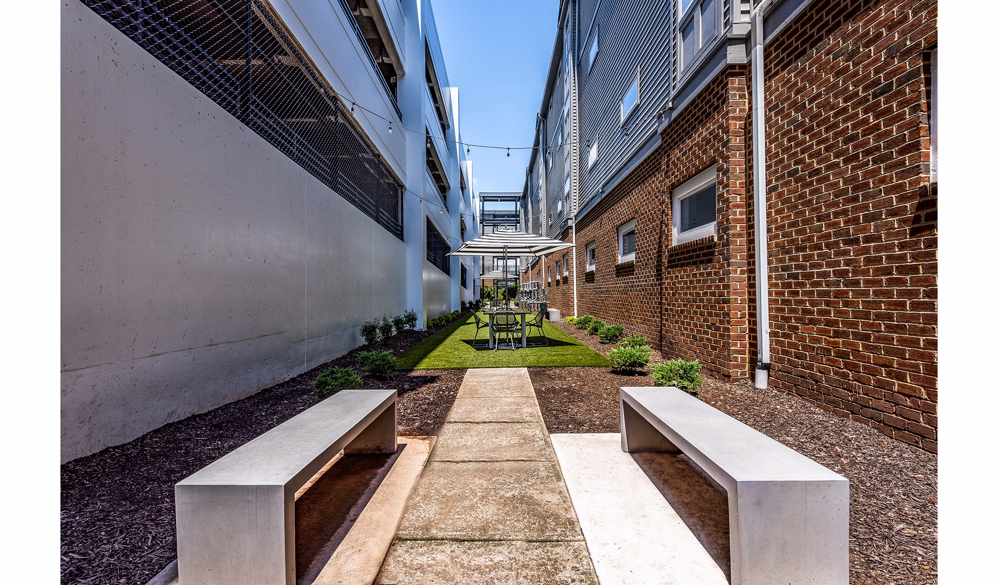 Ashton at Dulles: Elegant of luxury apartments in a serene setting