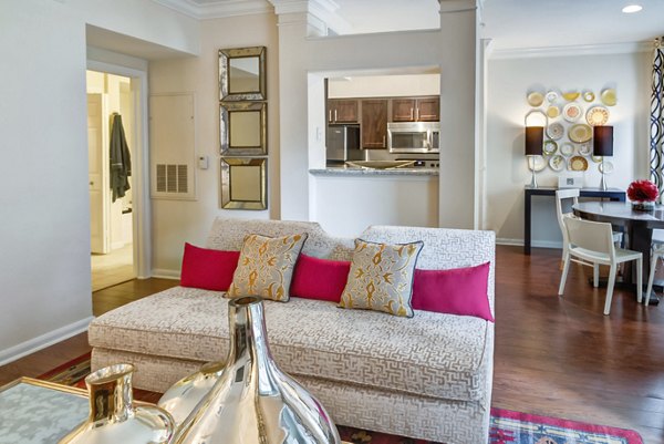 Villas at River Oaks Apartments