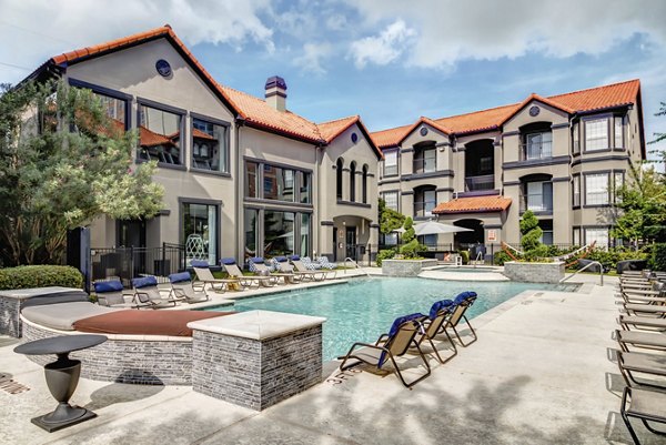 Villas at River Oaks Apartments