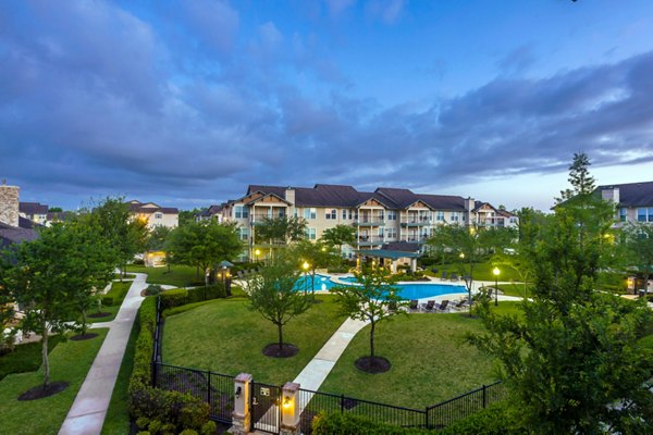 pool at Broadwater Apartments