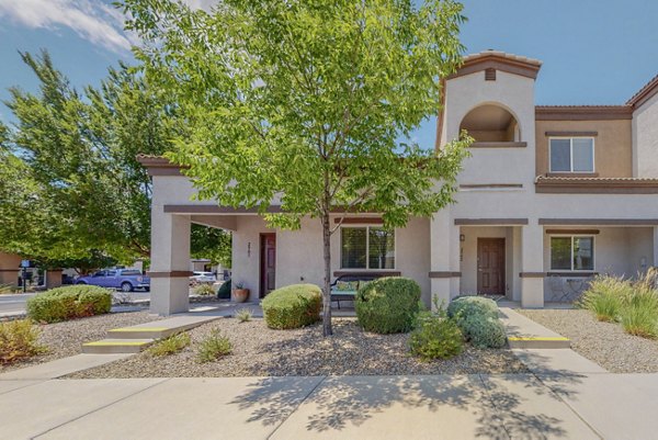 Cantata at the Trails: Contemporary luxury apartments with vibrant landscaping in Albuquerque