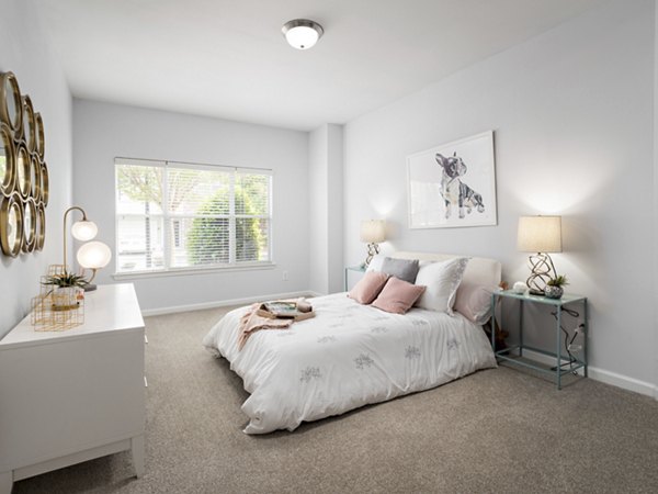 Bedroom featuring elegant decor and comfortable furnishings at Mandalay Villas Apartments