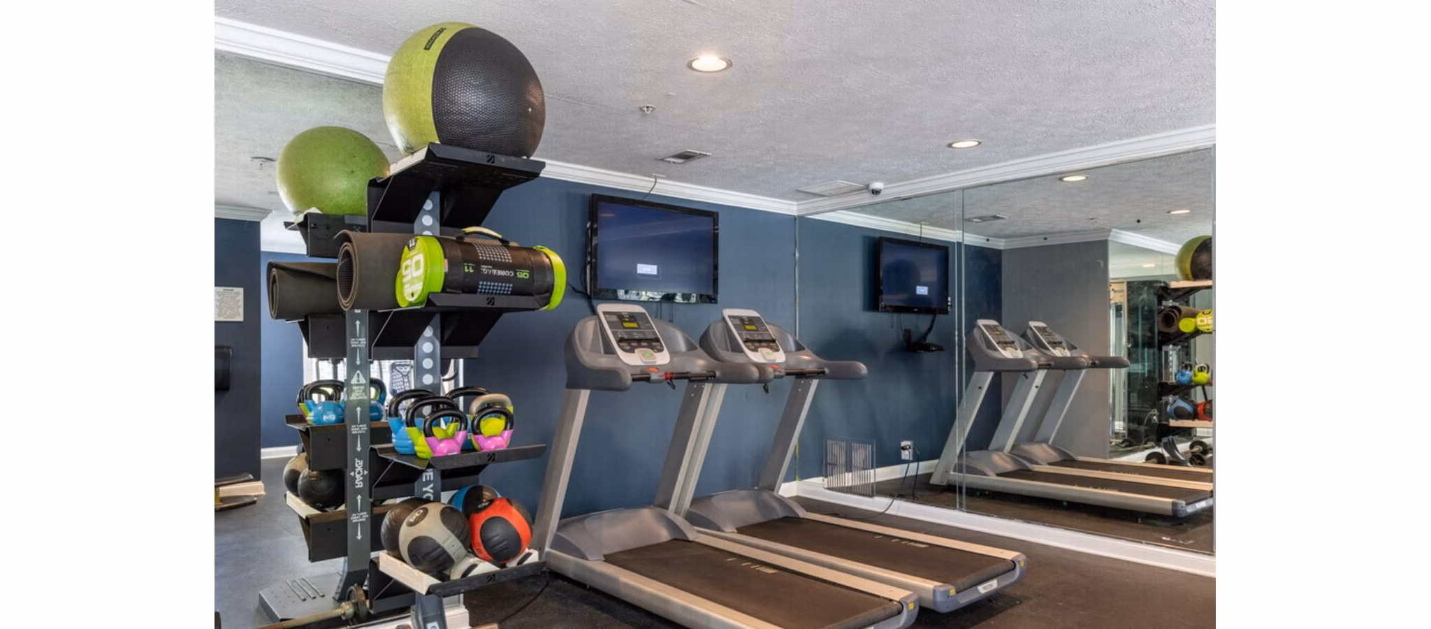 fitness center at Greenhouse Apartments