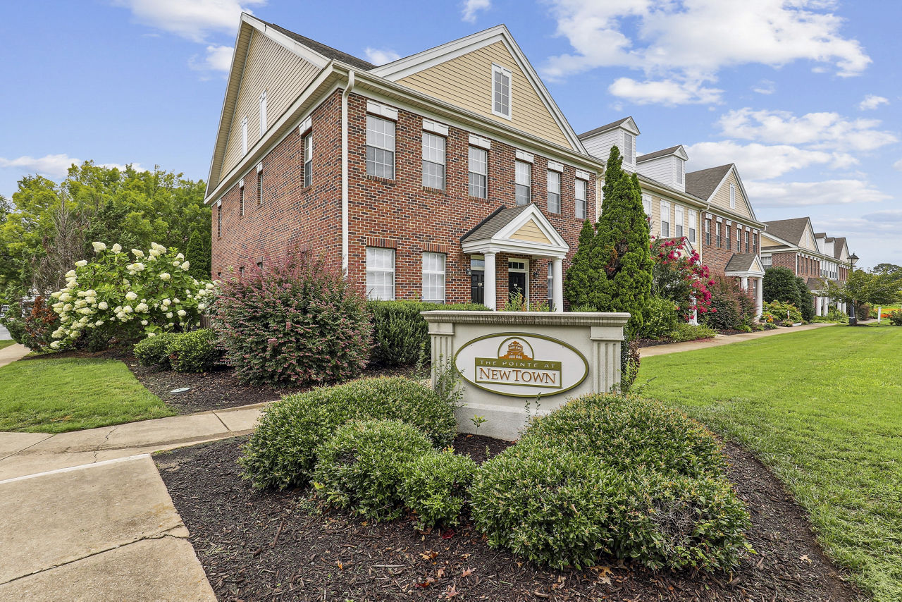 The Pointe at New Town Apartments is a similar property to The Whitworth located in Williamsburg