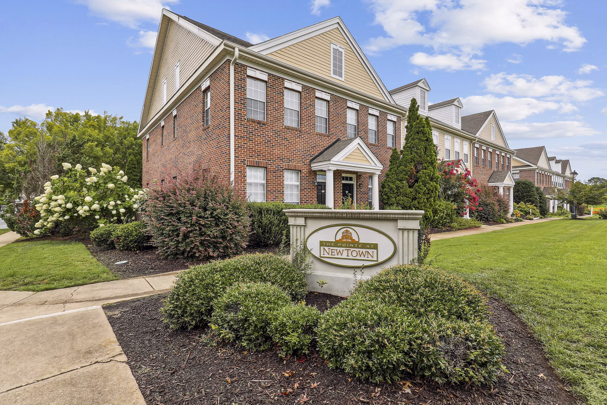 Property images of The Pointe at New Town Apartments