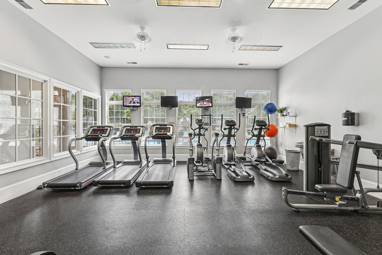 The Pointe At New Town Apartments Williamsburg Va 3 of 12