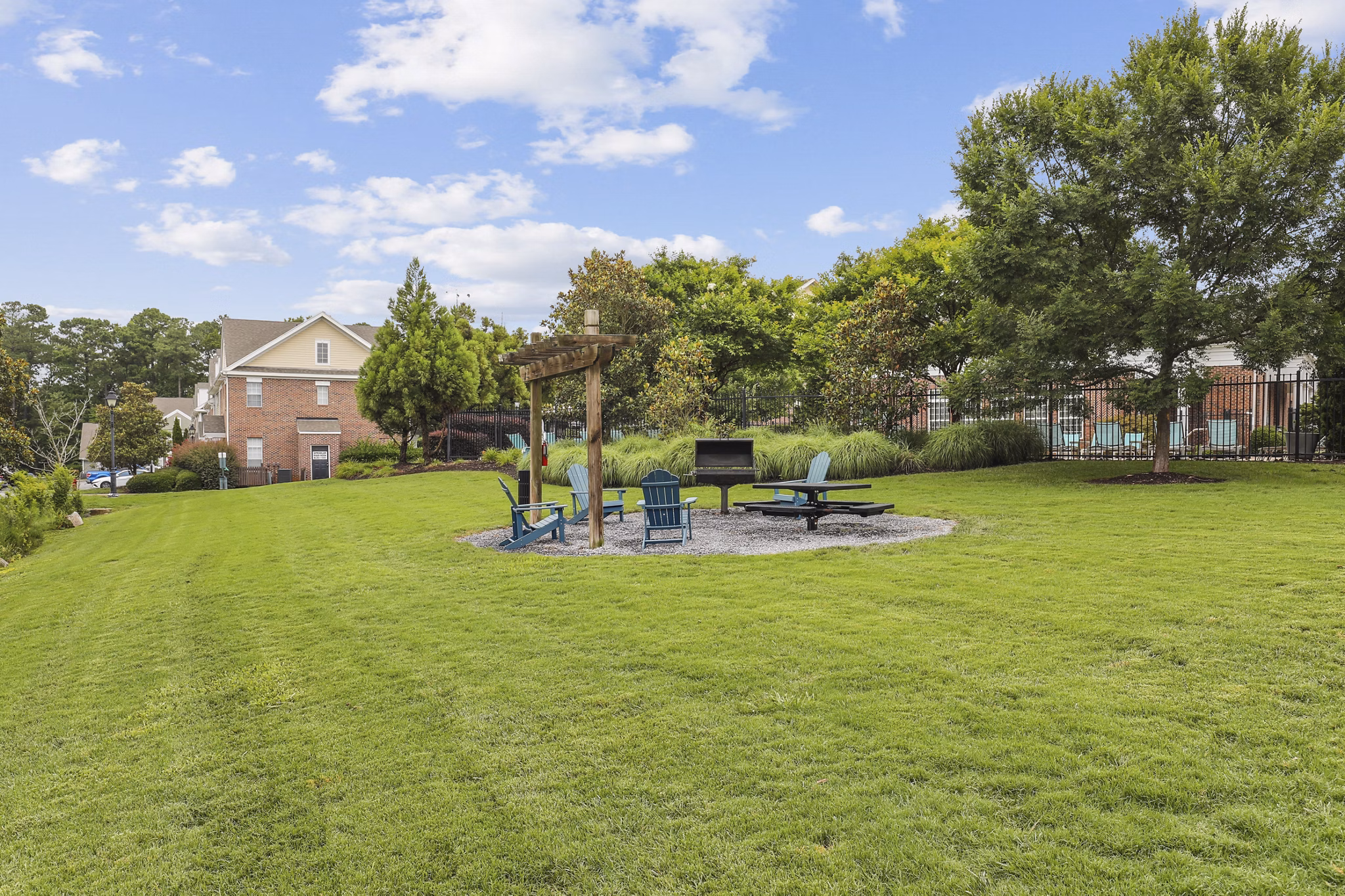 grill area at The Pointe at New Town Apartments