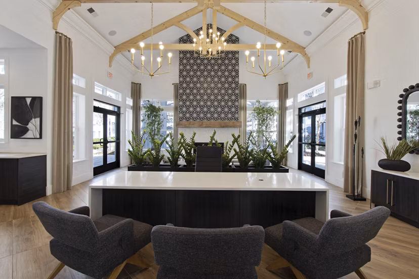 clubhouse at 1000 West Apartments