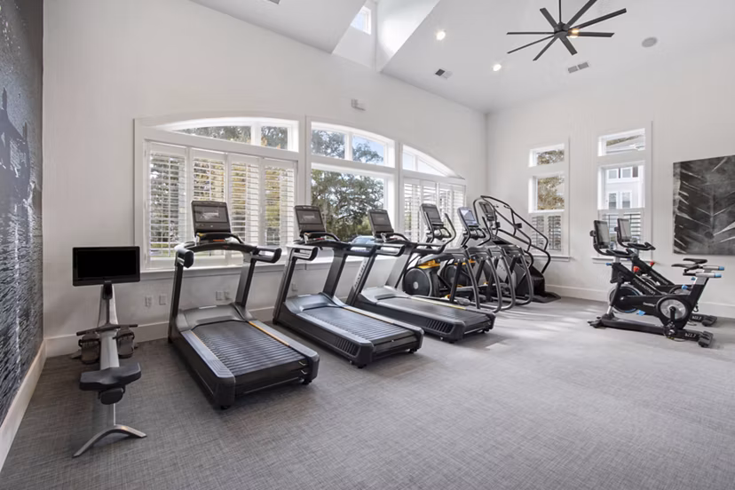 fitness center at 1000 West Apartments