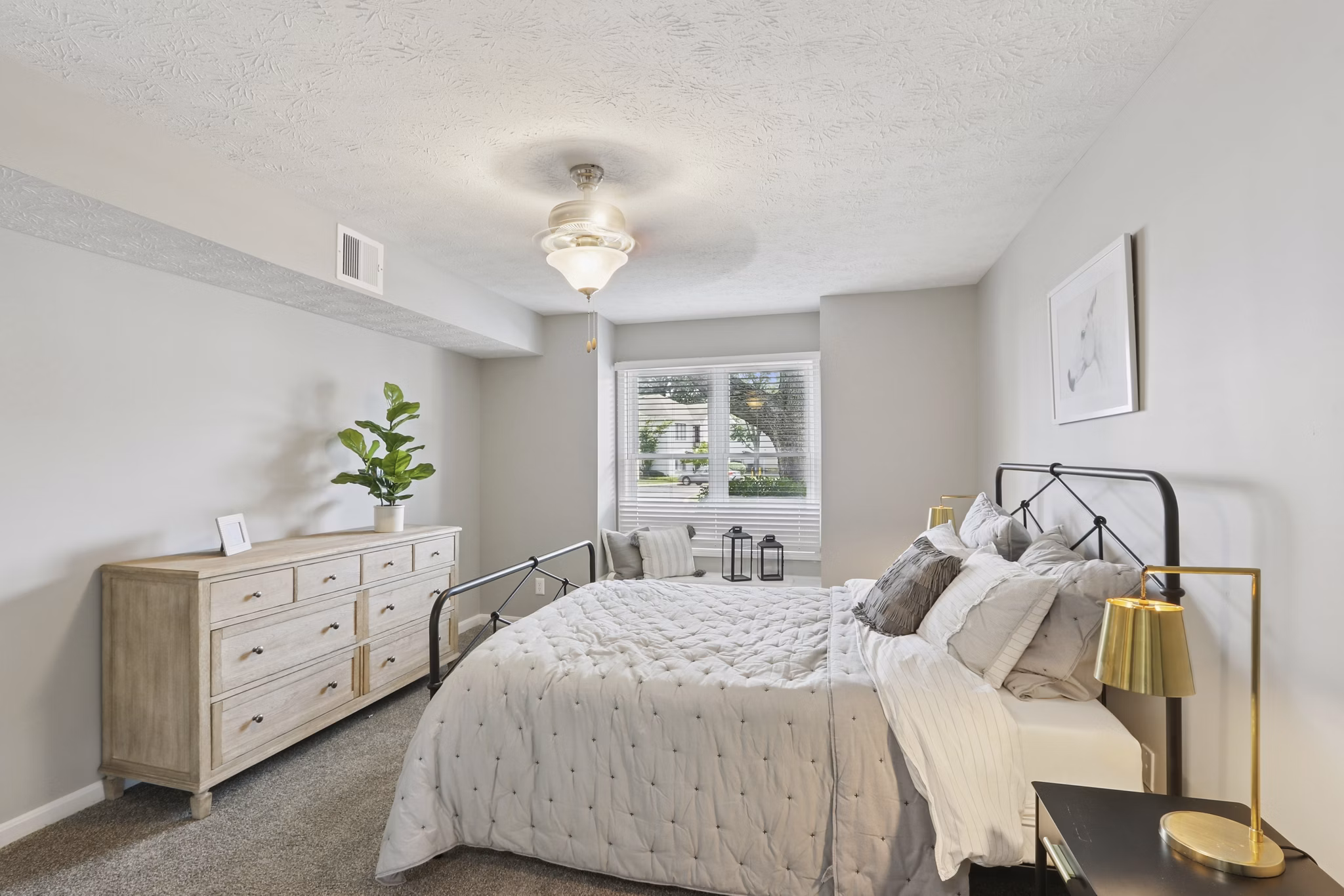 bedroom at Mallard Crossing at St. Matthews Apartments