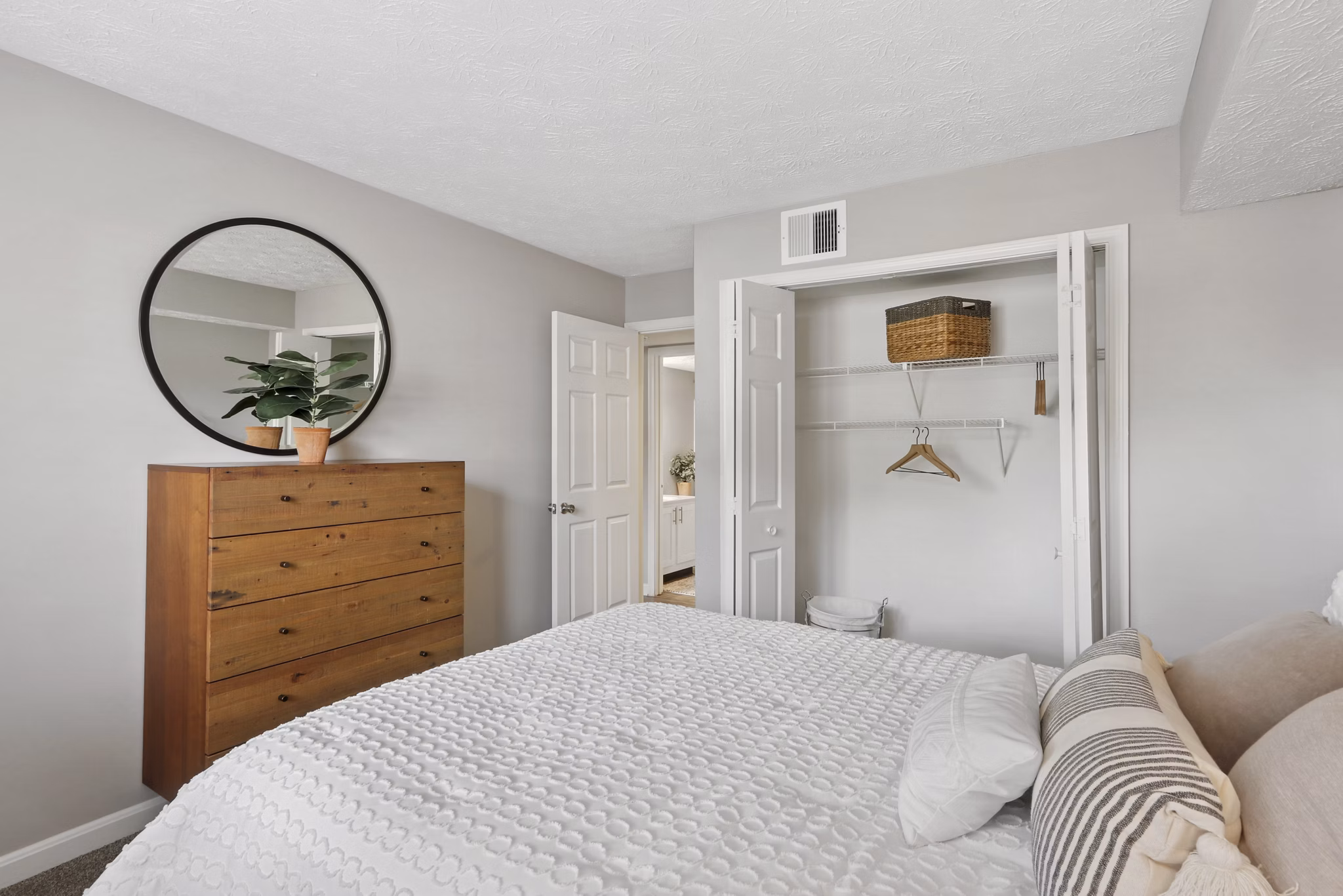 bedroom at Mallard Crossing at St. Matthews Apartments