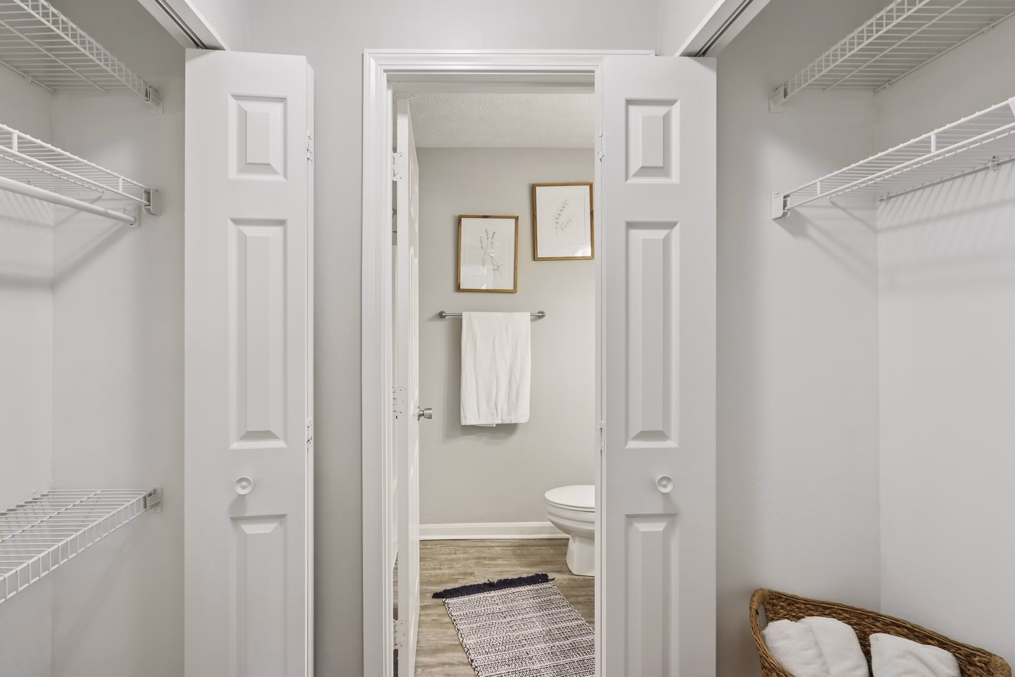 bathroom at Mallard Crossing at St. Matthewsb Apartments