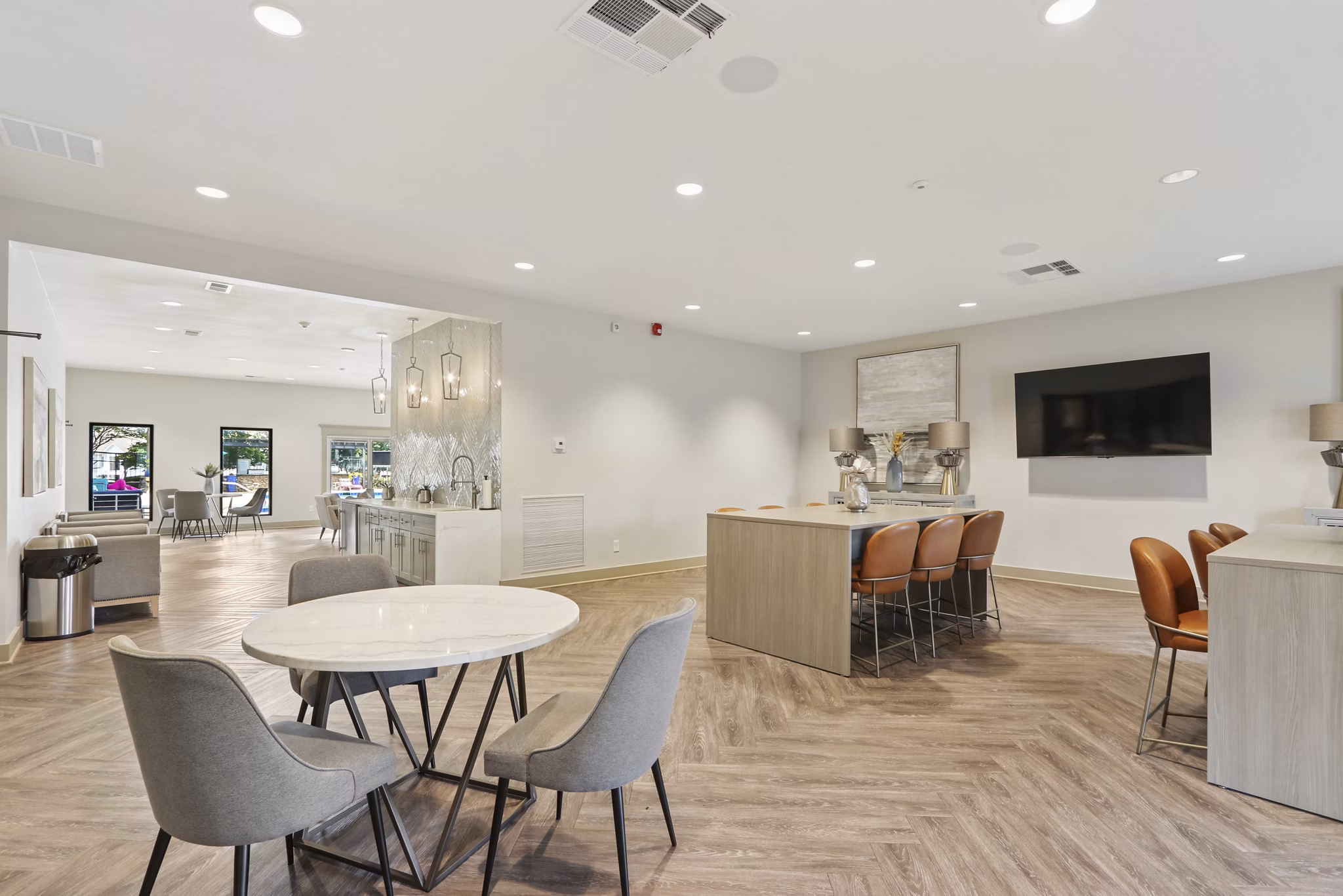 clubhouse at Mallard Crossing at St. Matthews Apartments