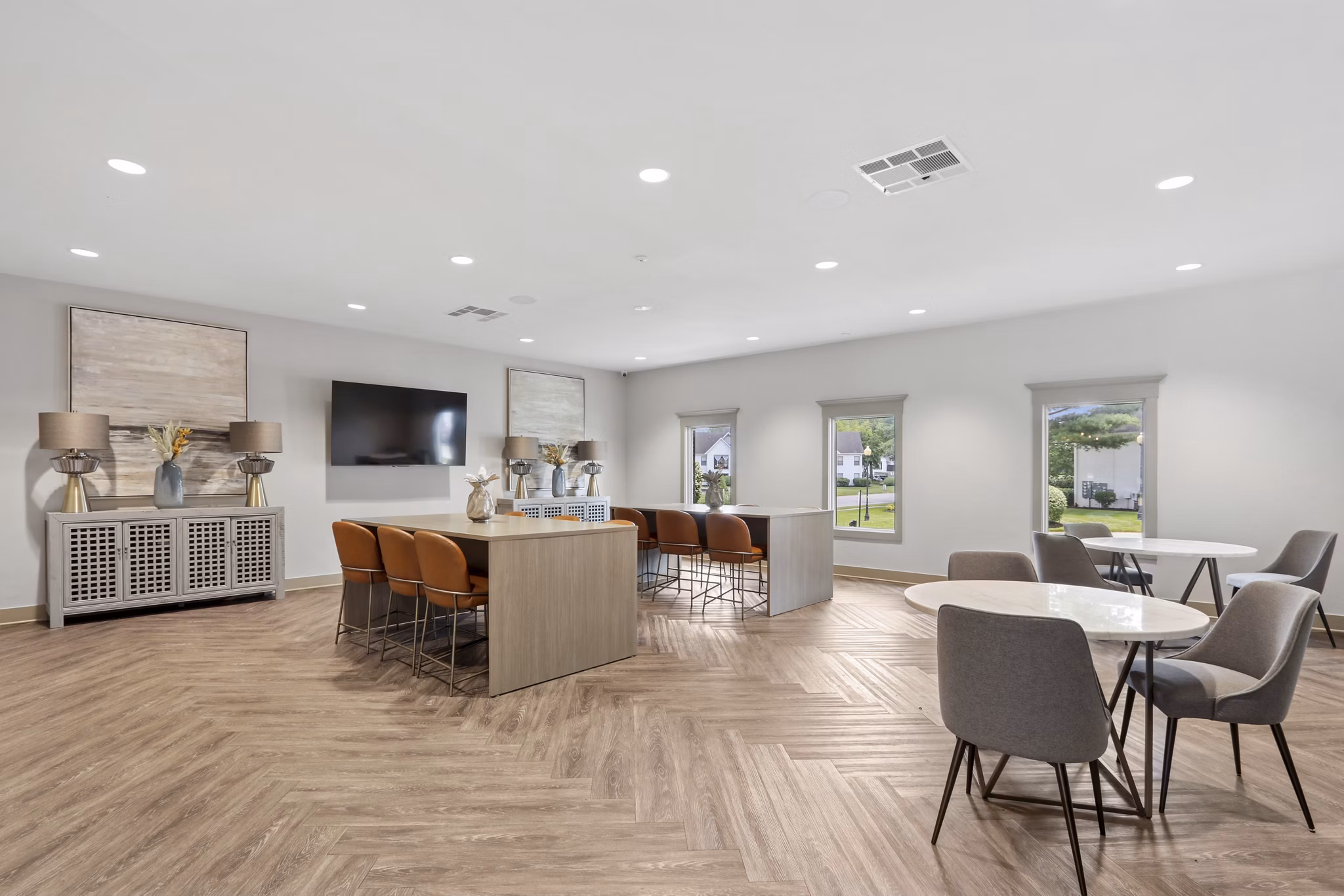clubhouse at Mallard Crossing at St. Matthews Apartments