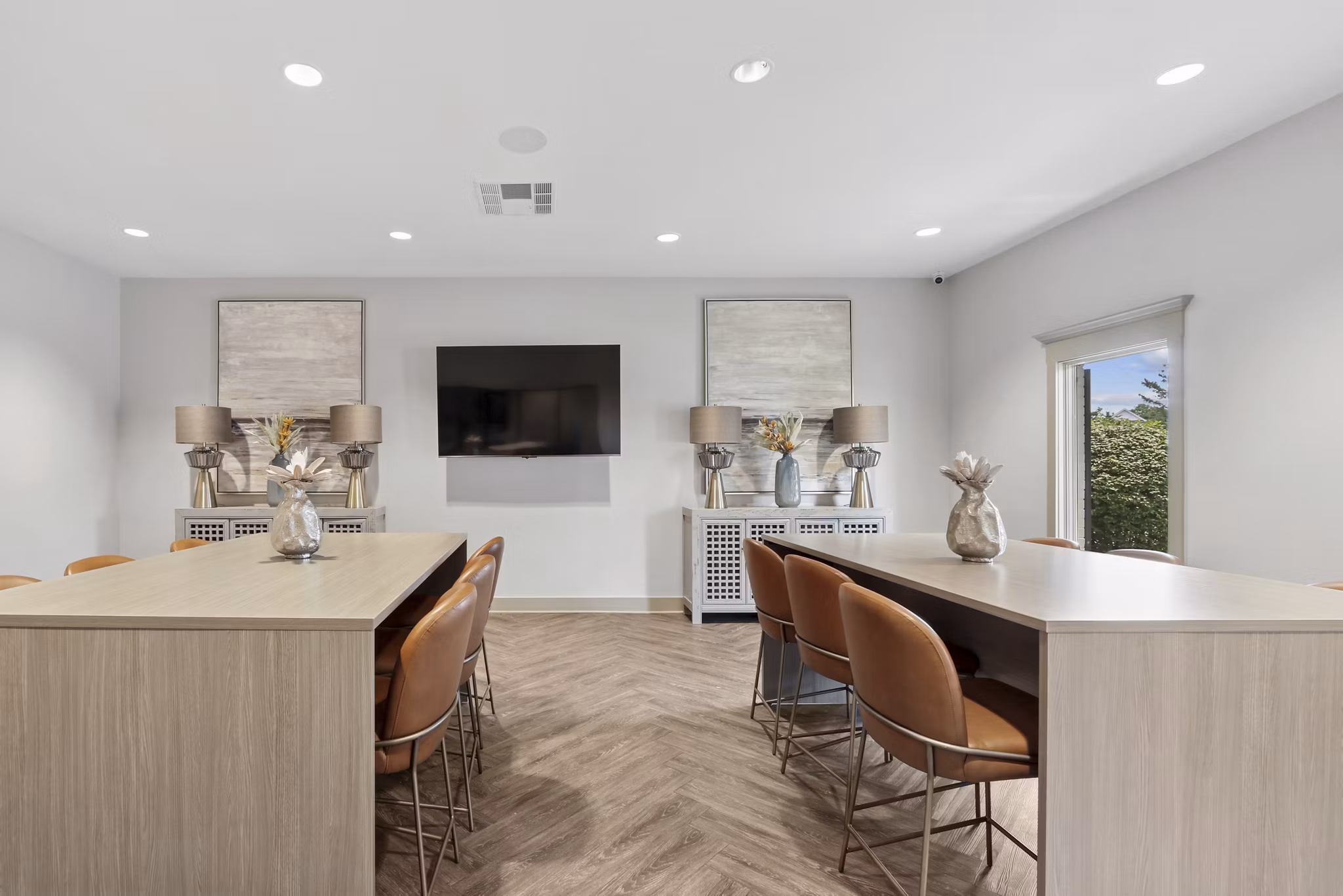 clubhouse at Mallard Crossing at St. Matthews Apartments