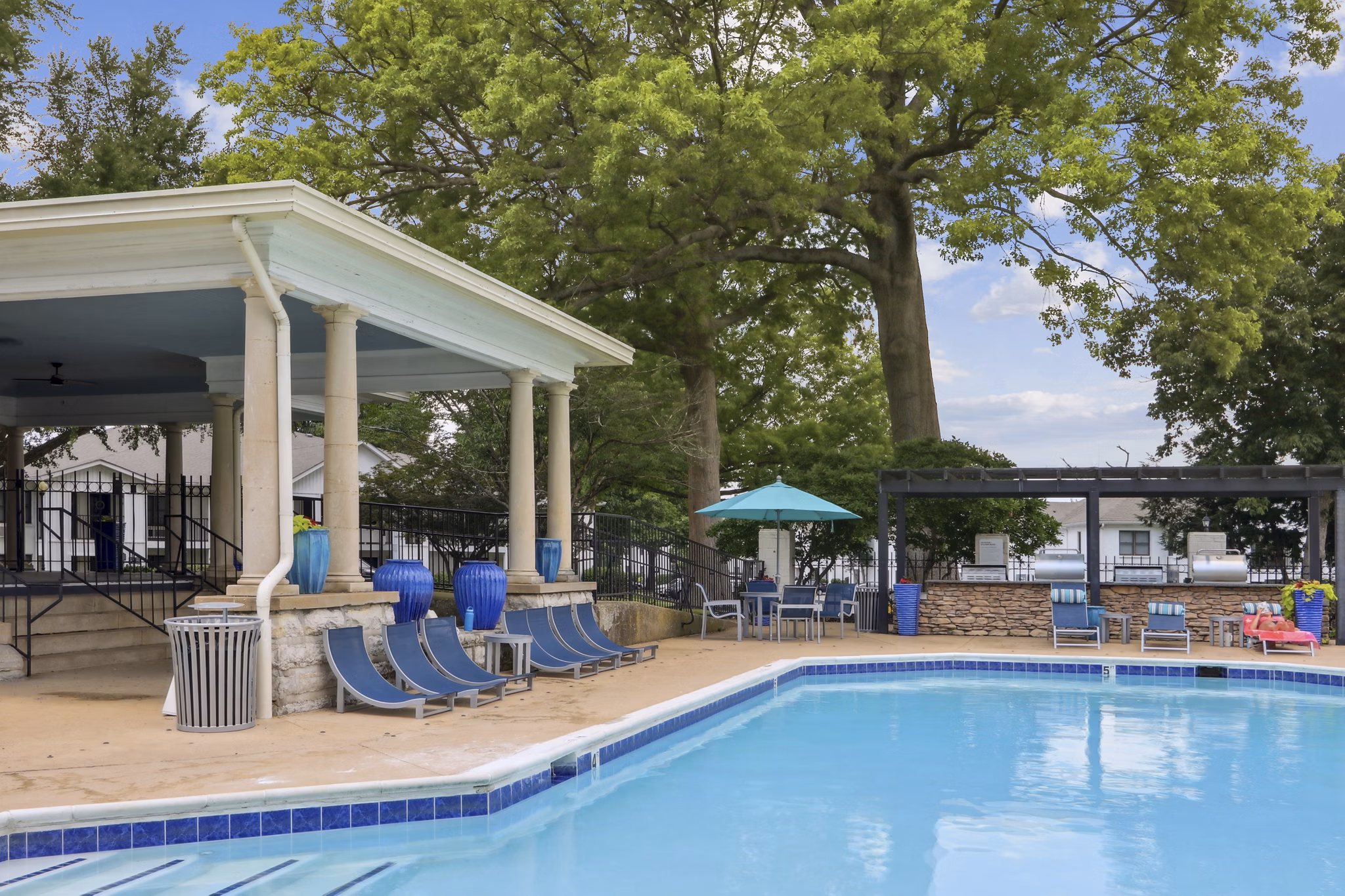 pool at Mallard Crossing at St. Matthews Apartments
