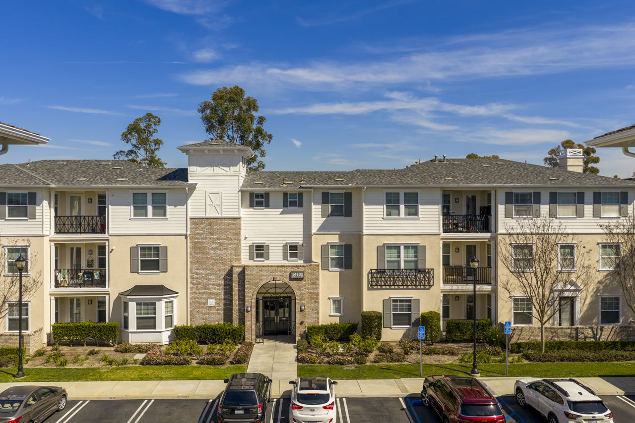 Coventry Court Luxury Senior Apartments Tustin Ca 2 of 12