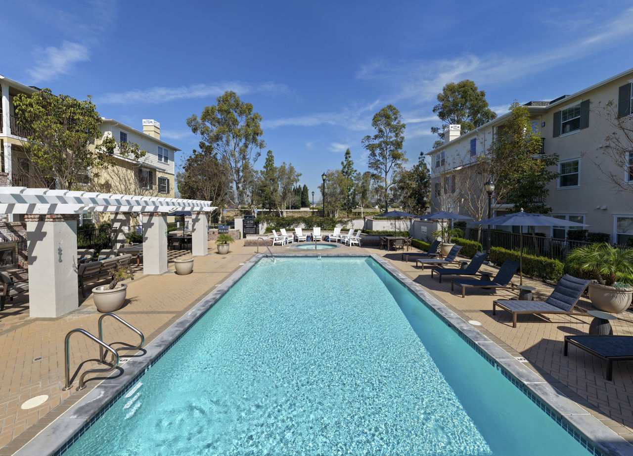 Coventry Court Luxury Senior Apartments Tustin Ca 3 of 12