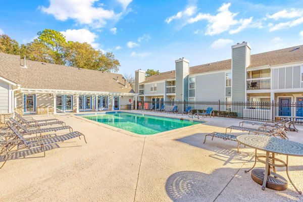 pool at Cascades at Southern Hills Apartments