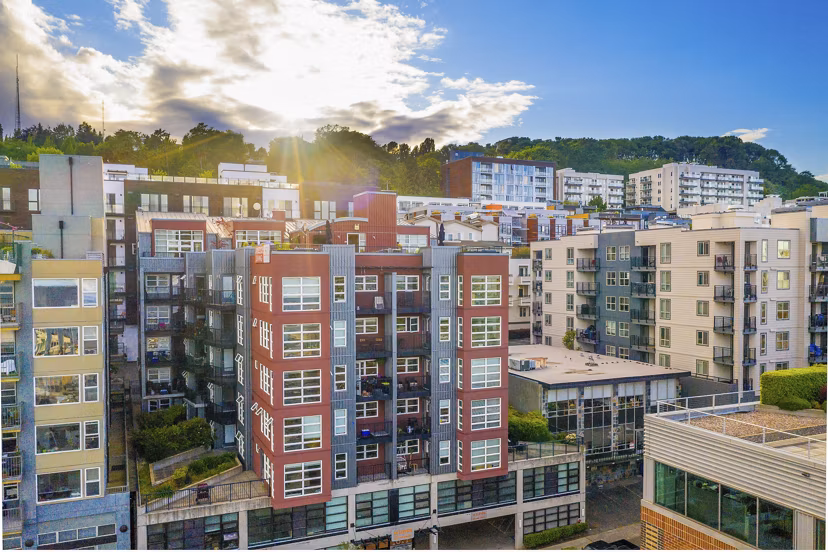 1611 on Lake Union: Panoramic lake views from luxury apartments in Seattle