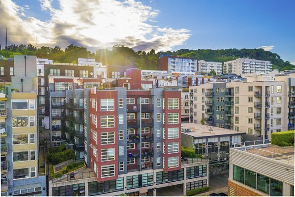 1611 on Lake Union: Panoramic lake views from luxury apartments in Seattle