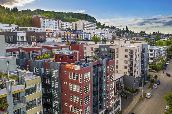 view at 1611 on Lake Union Apartments