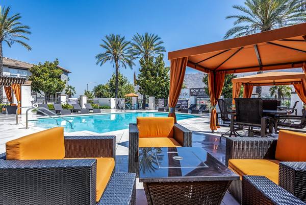 pool at Vista Imperio Apartments