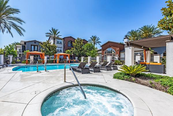 hot tub/jacuzzi at Vista Imperio Apartments