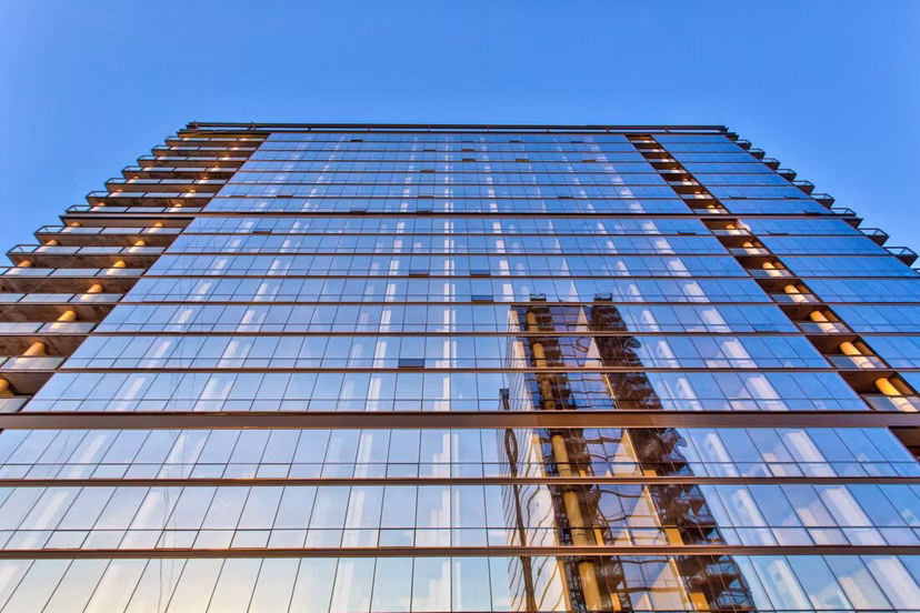 SoNo East Apartments: Contemporary of luxury apartment building in Chicago