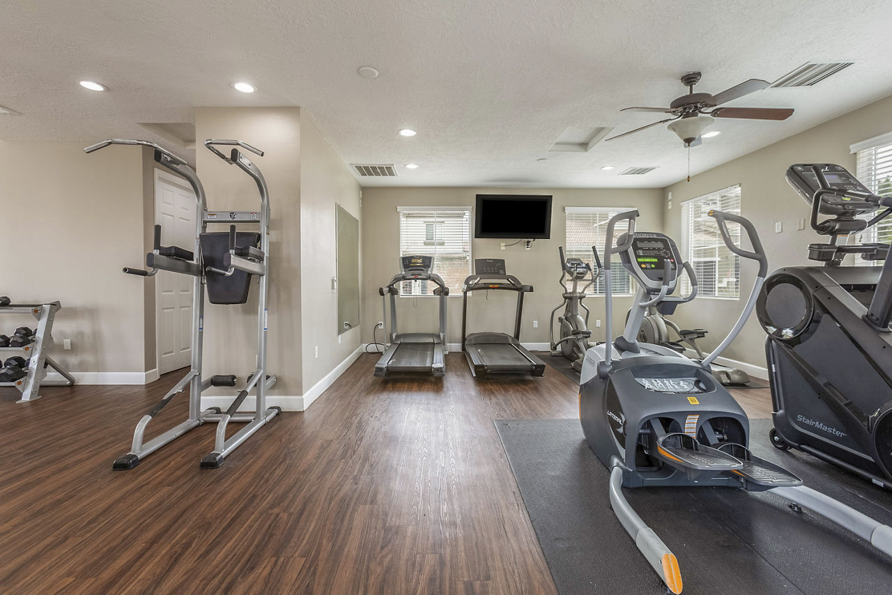 Gym at Diamond Mesa (1 of 4)