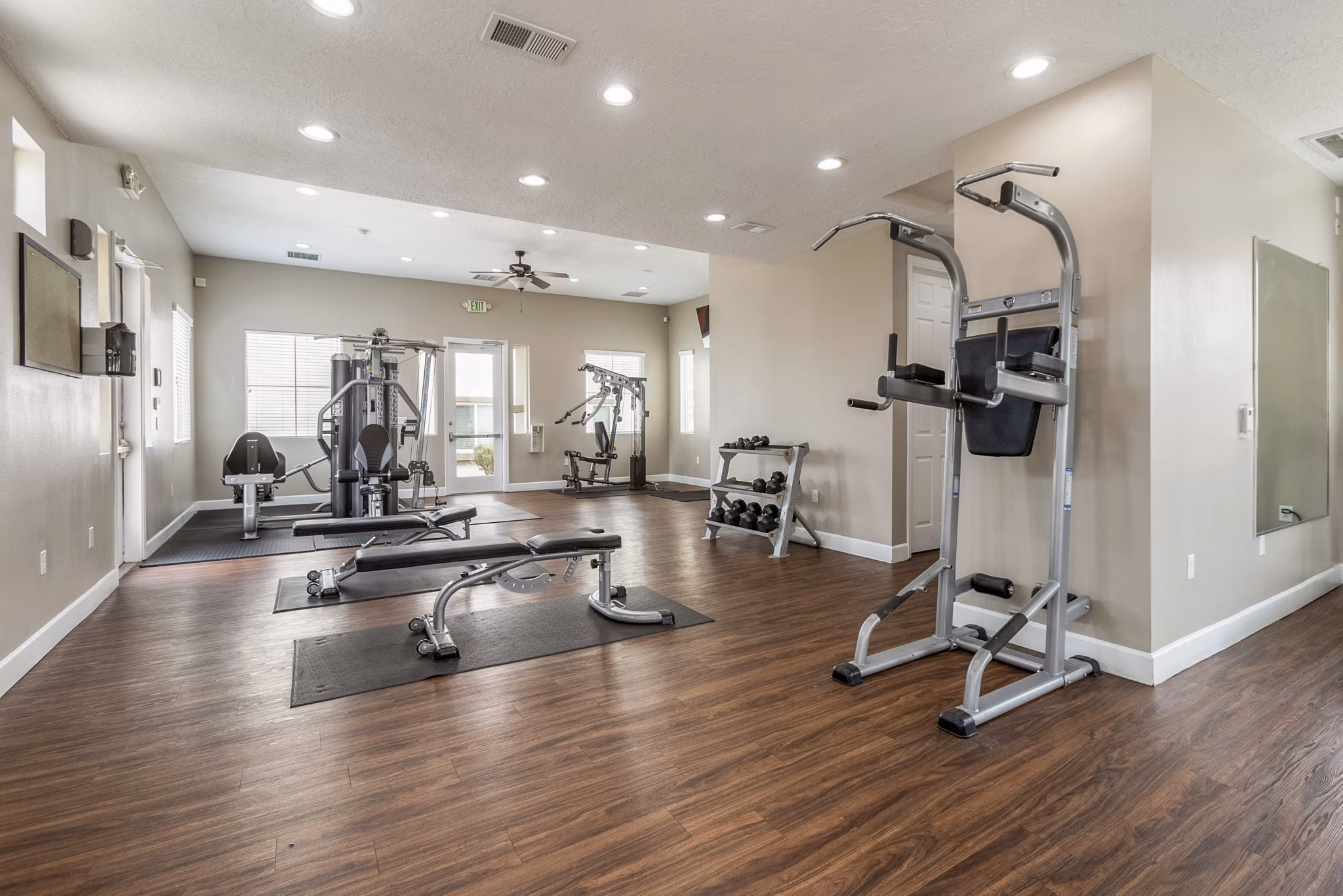 fitness center at Diamond Mesa Apartments