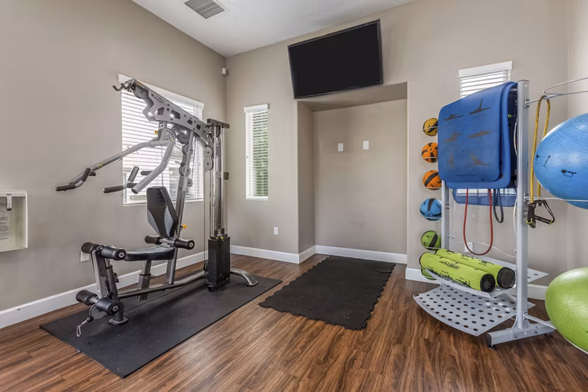 fitness center at Diamond Mesa Apartments