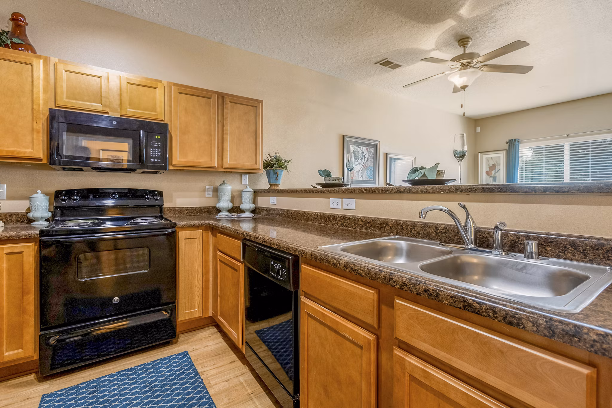 KITCHEN at Diamond Mesa Apartments