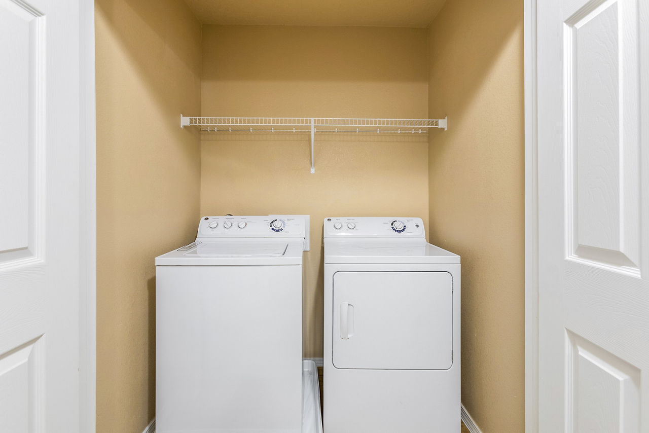 Laundry room at Diamond Mesa