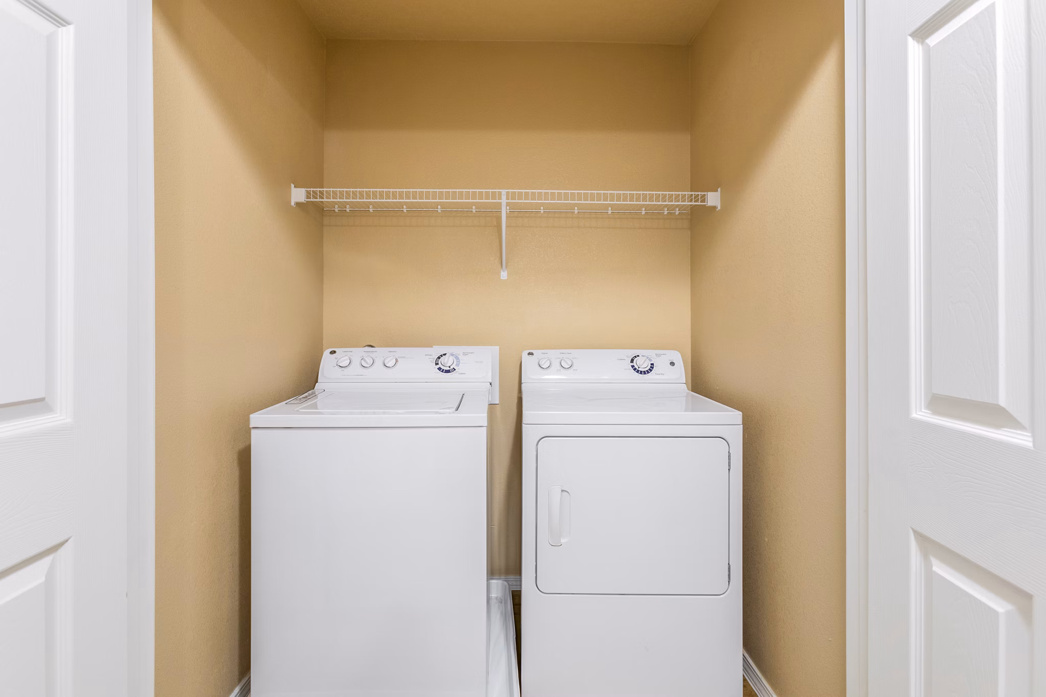 laundry room at Diamond Mesa Apartments