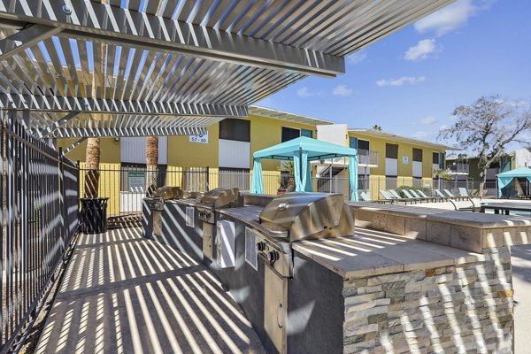 courtyard at Westmount at Downtown Tempe Apartments