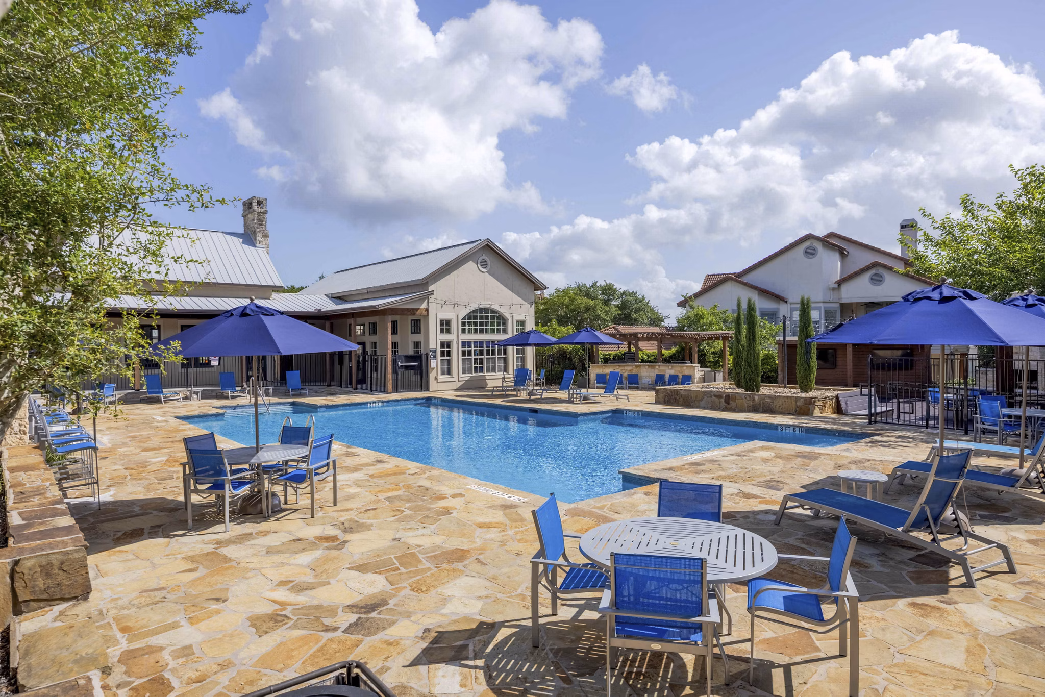 pool at Barton Creek Villas Apartments