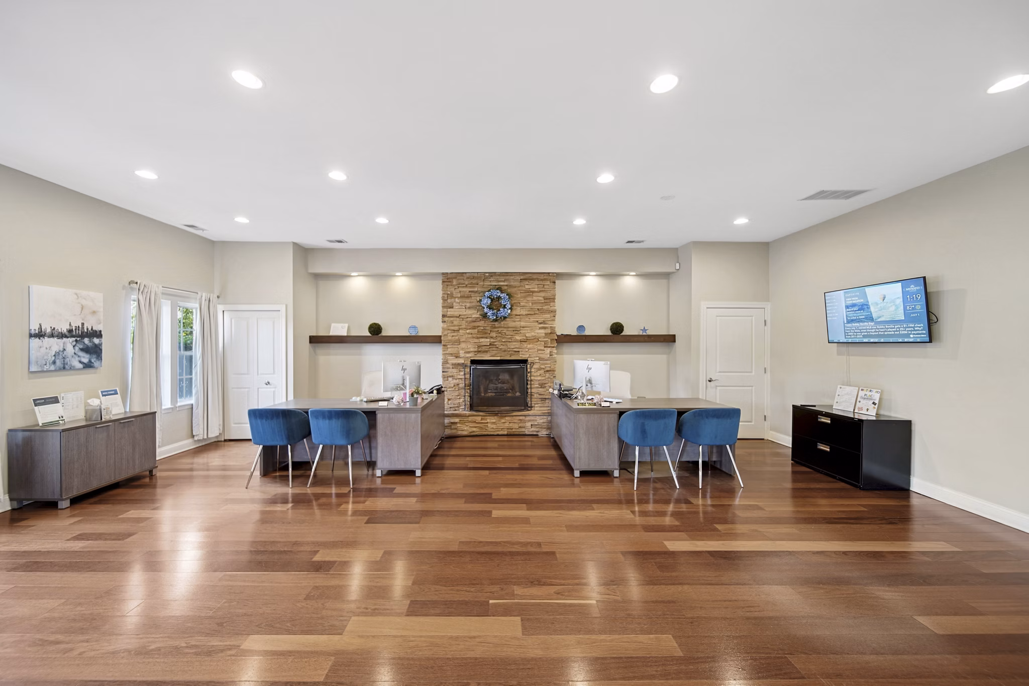 clubhouse at Waterford Place Apartments Apartments