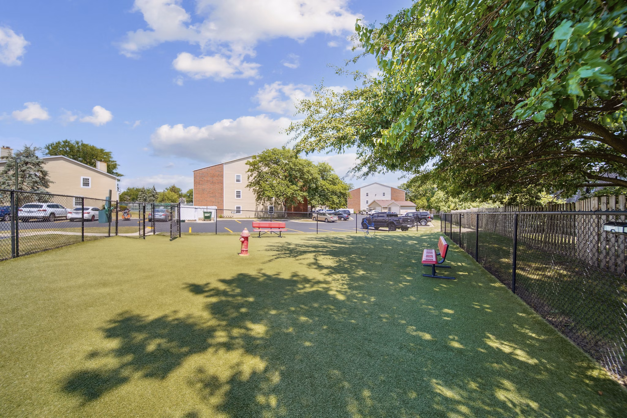 patio at Waterford Place Apartments Apartments